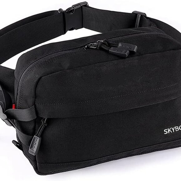 Stylish Waterproof Hip Bag: Large Fanny Pack for Traveling and Hiking, Black - Picture 1 of 6